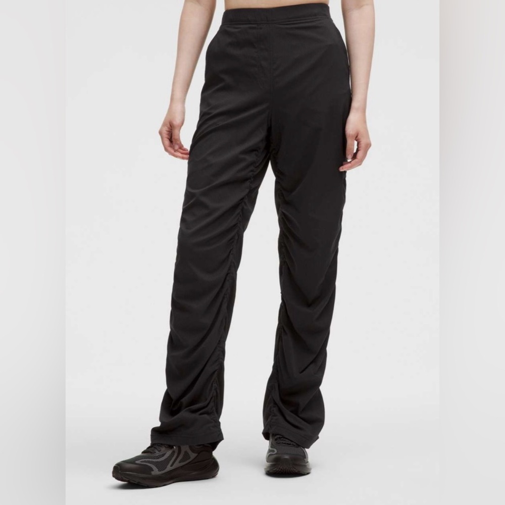 Lululemon NWT Dance Studio Slim Fit High Rise Flared Pants Black Size XS